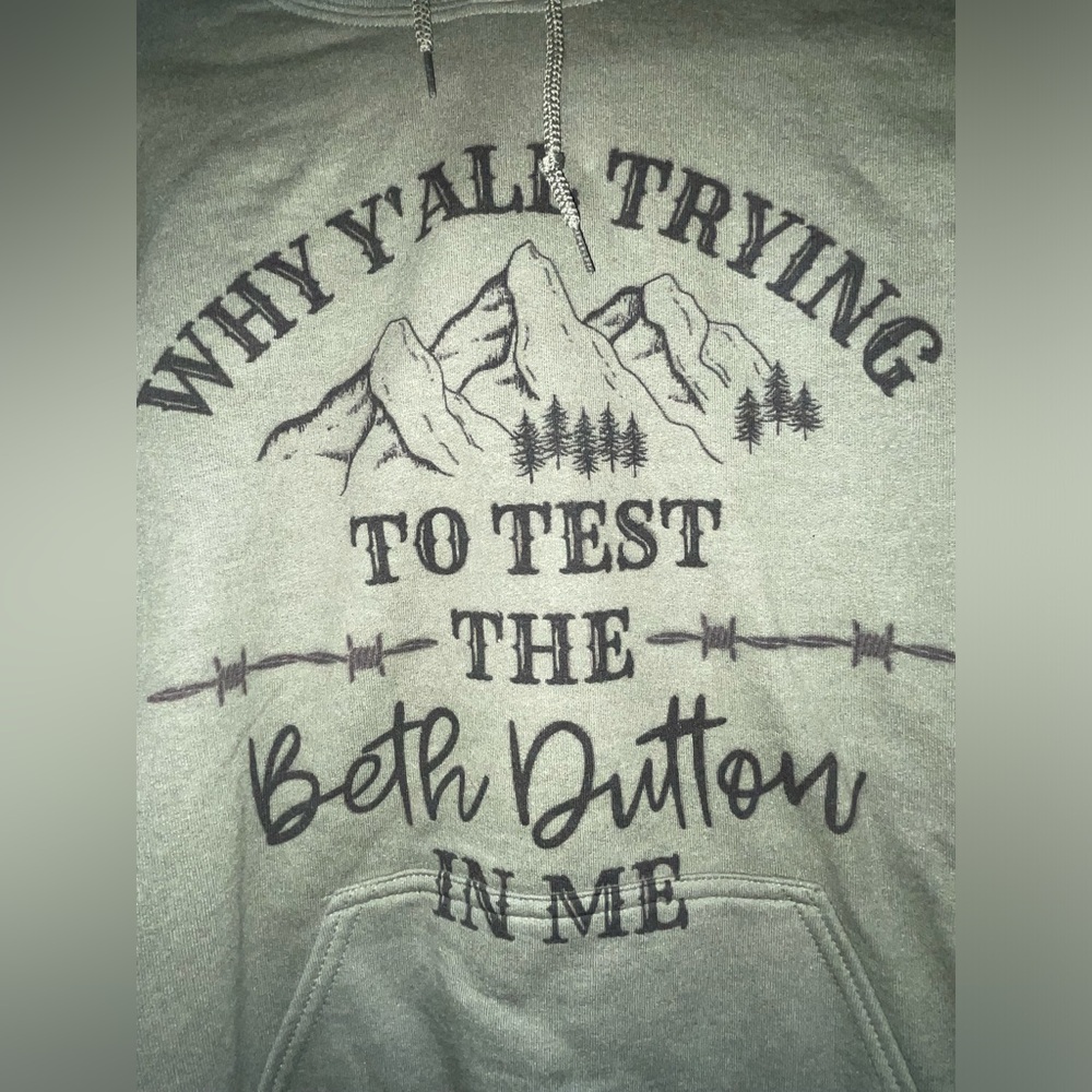 Yellowstone - Beth Dutton Hooded Sweatshirt            *small flaw*